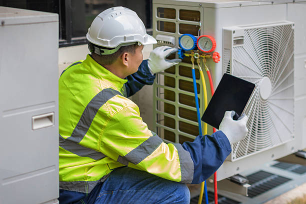 Professional Ac Installation technician working in Ben Wheeler, TX